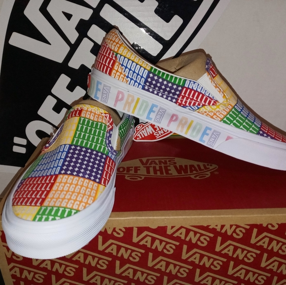 Vans Classic Slip On Pride sz 6.0 Men 7.5 Woman - Picture 2 of 12